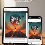 Capa dura do livro Lecionário Devocional com detalhes dourados, símbolos litúrgicos e ambientação de mesa de devoção.