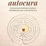 capa do livro O Caminho da Autocura de Nathan Môura mostrando pessoa caminhando em trilha iluminada, simbolizando autoterapia, presença e consciência