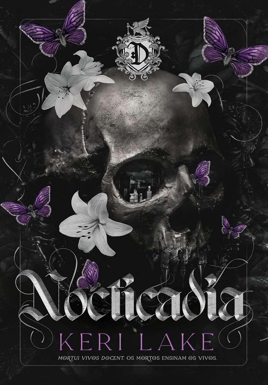 Capa dura da edição especial de Nocticadia, romance dark gótico de Keri Lake, com ilustração de fantasmas, ilha assombrada e universidade de Dracadia