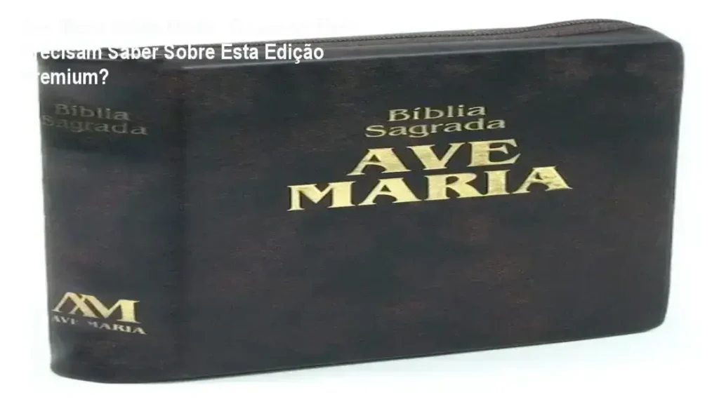 Bíblia Sagrada Ave Maria média com capa de couro sintético marrom e fechamento em zíper, aberta mostrando índices laterais e ritos da missa